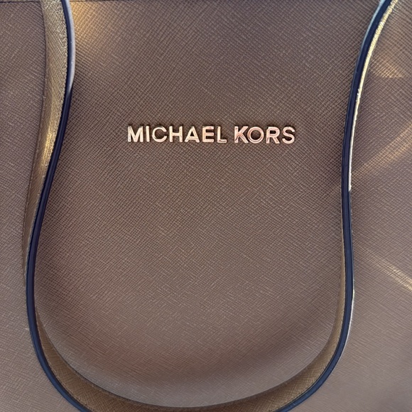 Michael Kors Bag - Picture 1 of 8